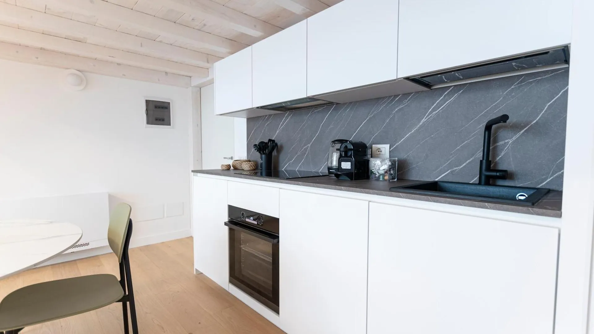 We Home - Porta Venezia Suites Milan Apartment