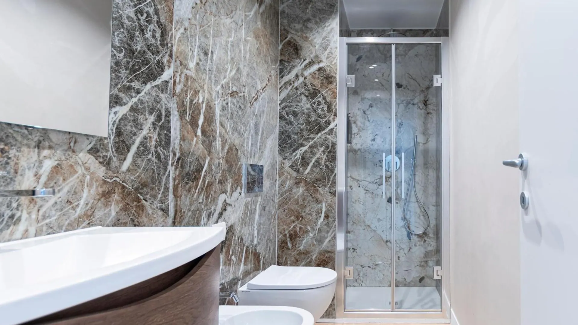 Apartment We Home - Porta Venezia Suites Milan Italy