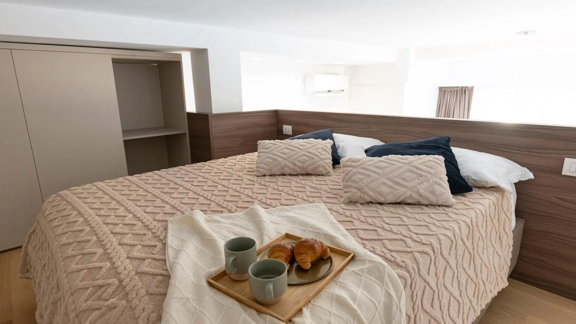 Apartment We Home - Porta Venezia Suites Milan Italy