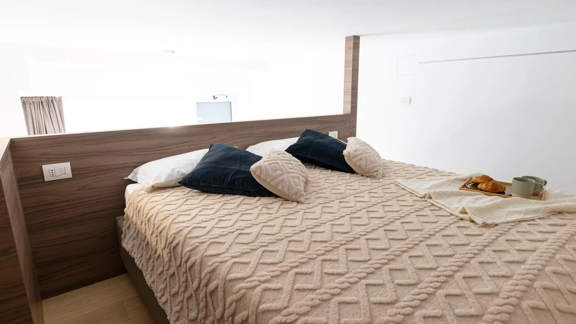 We Home - Porta Venezia Suites Milan Apartment