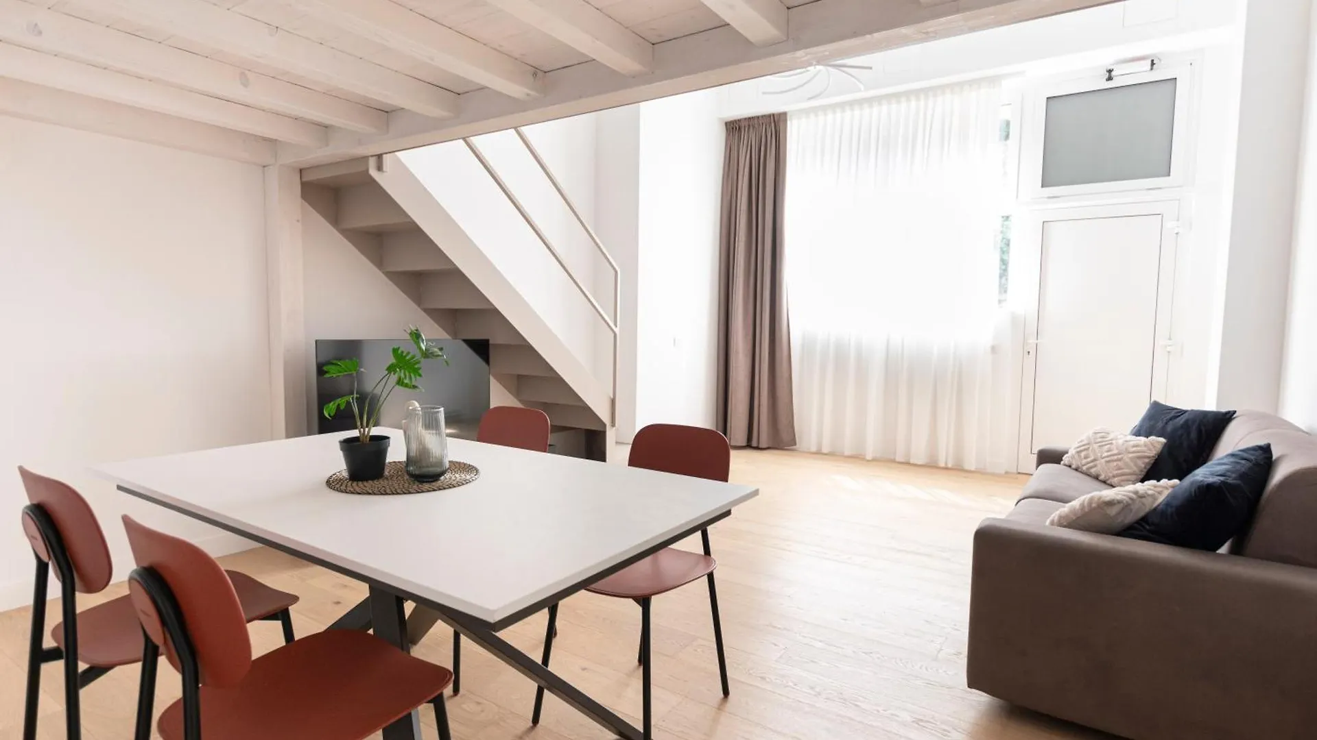 We Home - Porta Venezia Suites Milan Apartment